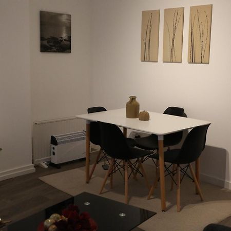 Luxury 1 Bedroom Flat In The Heart Of Wood Green Лондон Экстерьер фото
