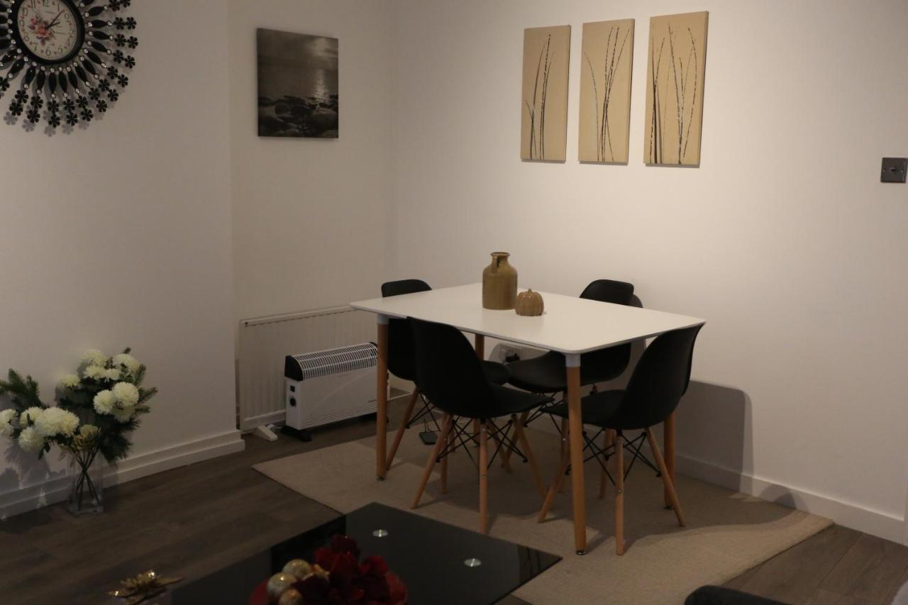 Luxury 1 Bedroom Flat In The Heart Of Wood Green Лондон Экстерьер фото